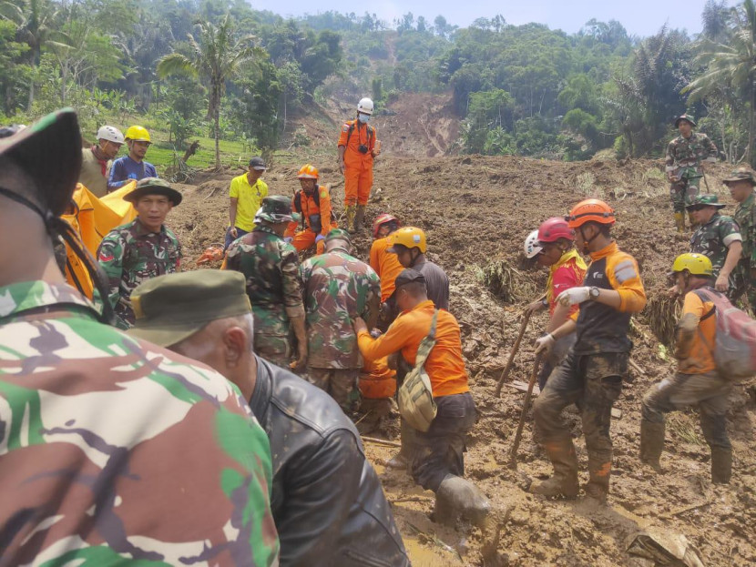 Pencarian Korban Longsor Dok. BPBD Kab.Bandung Barat