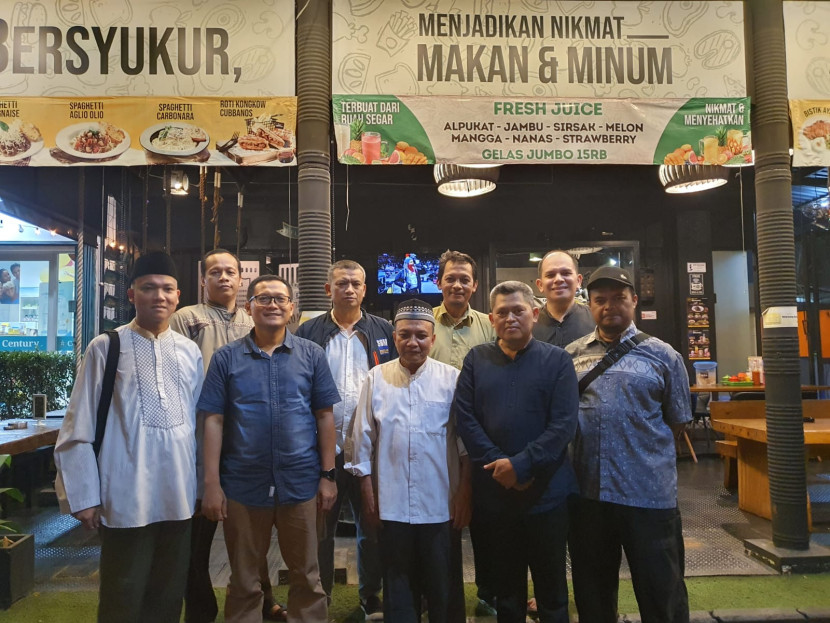 ki-ka Kholis, Rochmadi, Dedy Ratmono, Suhendi, Masrial, Agus Santoso, Fatkur, Ali Damanik, Bambang H