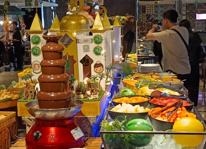 Rasakan Keajaiban Berbuka: Destinasi Kuliner Ramadan dan Tiket Menuju Tanah Suci