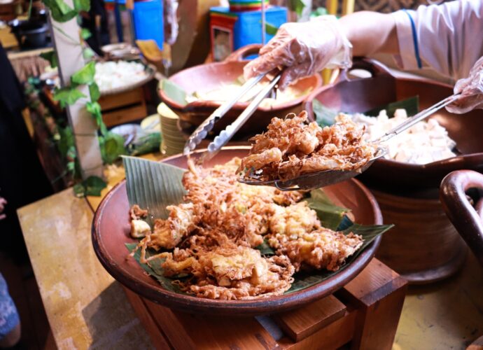 2. Rindu Masakan Ibu? Jelajahi Kuliner Lintas Provinsi di 'Ramadan Rasa Kampoeng' Vega Hotel