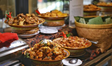 Lebaran Usai, Silaturahmi Jalan Terus! Cek Paket Halal Bihalal Eksklusif dari PHM HOTELS