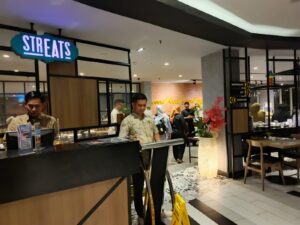 Transformasi sTreaTs Restaurant: Lebih dari Sekadar Tempat Makan Salah satu gebrakan paling mencolok adalah perubahan fungsi sTreaTs Restaurant di lantai 5