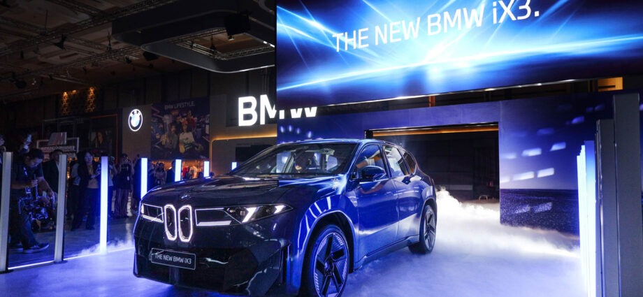 BMW Indonesia Luncurkan New BMW iX3, Model Neue Klasse Pertama di GIIAS 2026