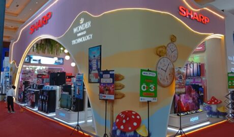 Bukan Cuma Jualan, Sharp Ubah Booth Jakarta Fair 2026 Jadi Arena Berburu Hadiah Spektakuler