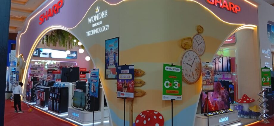 Bukan Cuma Jualan, Sharp Ubah Booth Jakarta Fair 2026 Jadi Arena Berburu Hadiah Spektakuler