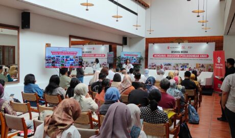 Setengah Abad Merajut Asa: Mengapa 'Rumah' Masih Belum Aman Bagi Anak Kita?