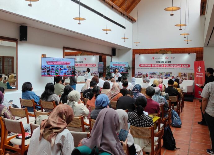 Setengah Abad Merajut Asa: Mengapa 'Rumah' Masih Belum Aman Bagi Anak Kita?