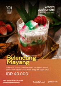 Es Selendang Mayang (IDR 40.000): Penutup yang sempurna. Minuman manis-gurih khas Betawi dengan isian adonan tepung sagu warna-warni berkuah santan dan sirup merah ini siap melepas dahaga Anda di tengah teriknya Jakarta