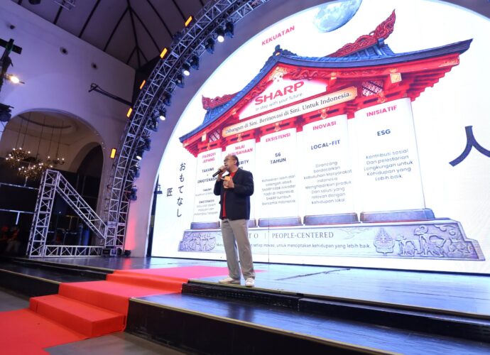 melalui kampanye "Every Customer Matters"