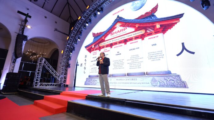 melalui kampanye "Every Customer Matters"
