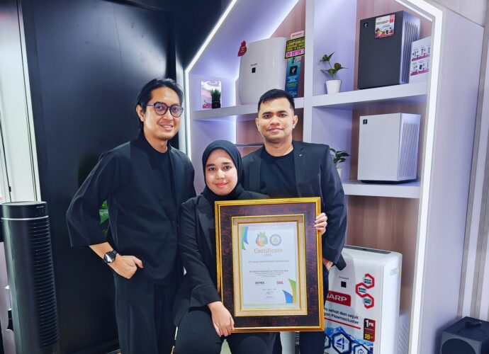 Sharp Indonesia Raih Dua Penghargaan Indonesia PR Practitioner of the Year 2026 Konsistensi Komunikasi dan Relasi Media Sharp Indonesia Mendapat Pengakuan Dari para Jurnalis