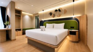 New Executive Residence, Junior Suite, dan Premier Suite. Harga khusus ditawarkan mulai dari IDR 720.000 nett/room/night dan sudah termasuk sarapan untuk 2 orang