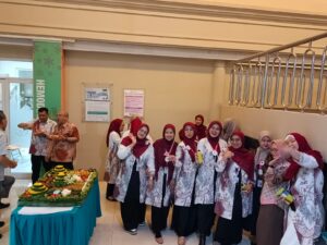 RS Prikasih menjunjung tinggi nilai budaya kerja yang berpusat pada manusia (patient-centered care).
