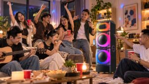 Foto Nikmati dentuman suara bass yang menggelegar dari Sharp Phantom party speaker