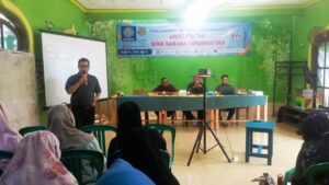 MENYIMAK Para peserta dengan antusias menyimak pemaparan materi oleh Wawan Ridwan, dosen UBSI selaku tutor