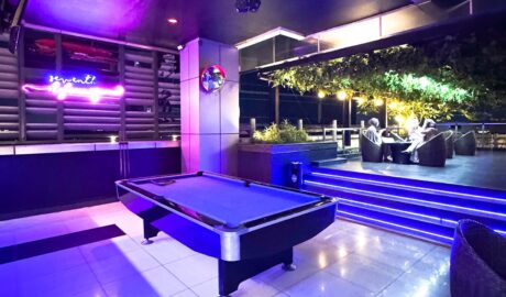 Saatnya Punya “Tempat Nongkrong”: Meet You at 7th Sky Lounge di Vasaka Hotel Jakarta