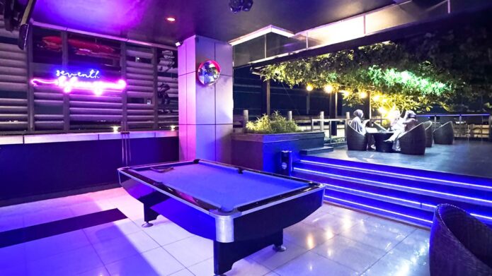 Saatnya Punya “Tempat Nongkrong”: Meet You at 7th Sky Lounge di Vasaka Hotel Jakarta