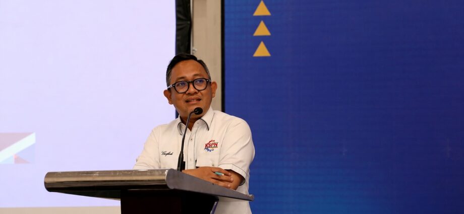Peringatan 2 Tahun Prabowo–Gibran: Saatnya Sapu Bersih Kabinet yang Lemah?
